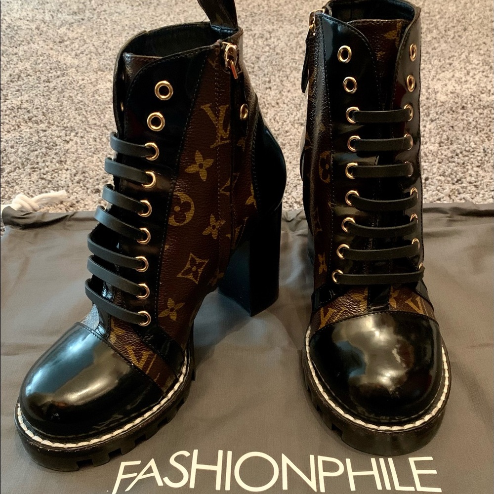 LOUIS VUITTON Monogram Star Trail ankle boots  39